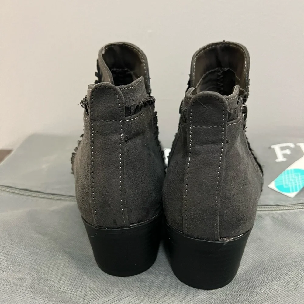 MIA Charcoal vegan suede Ankle Booties size 7.5 NWT